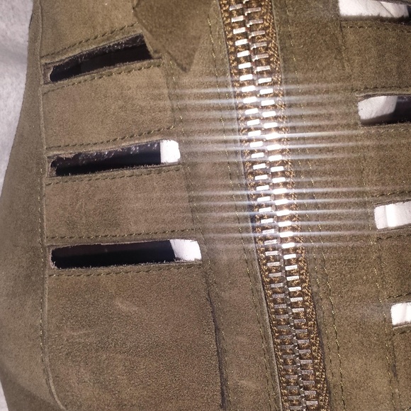 NWT Stewart Weitzman olive green booties - Picture 7 of 8